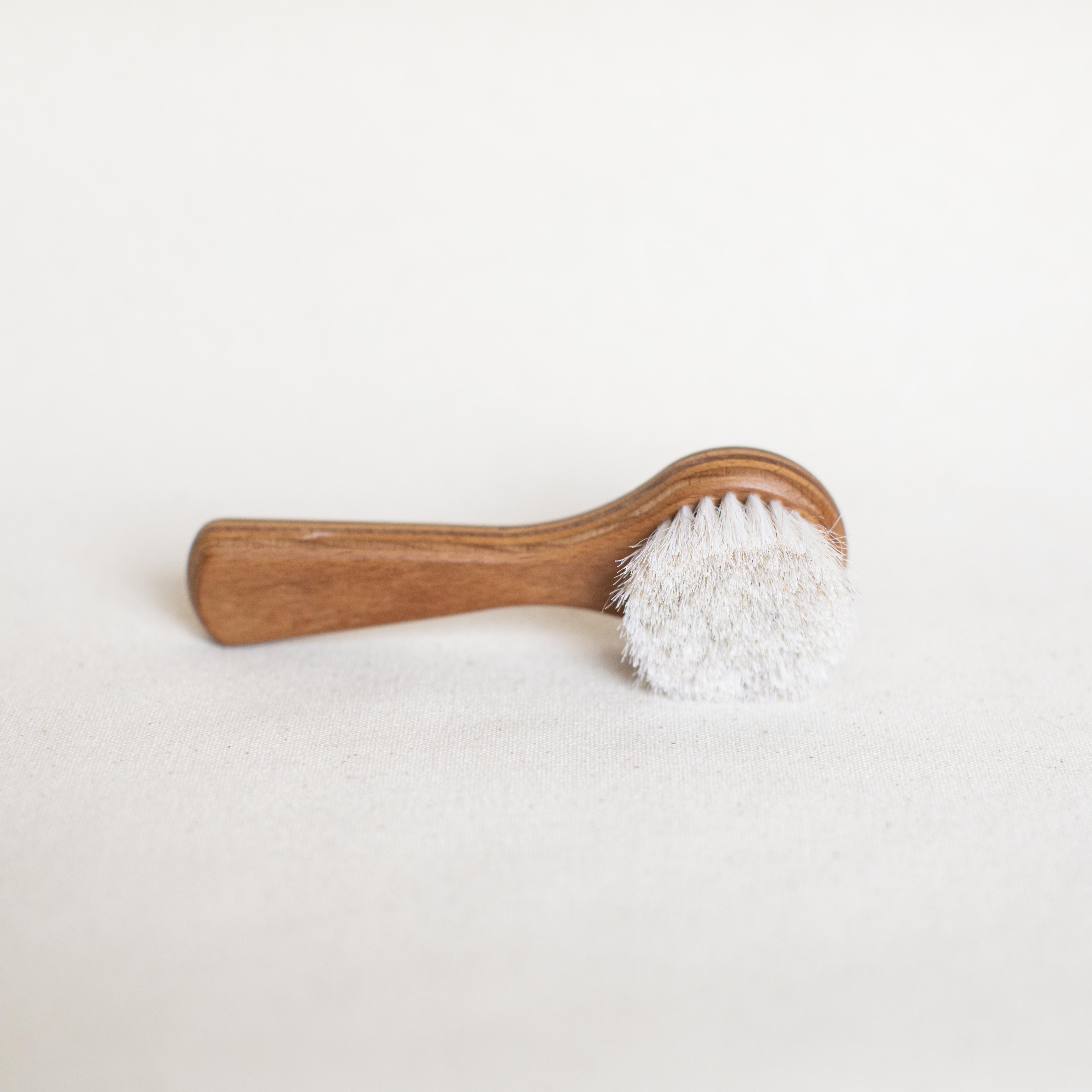 Facial Dry Brush – Summerland Salon and Spa